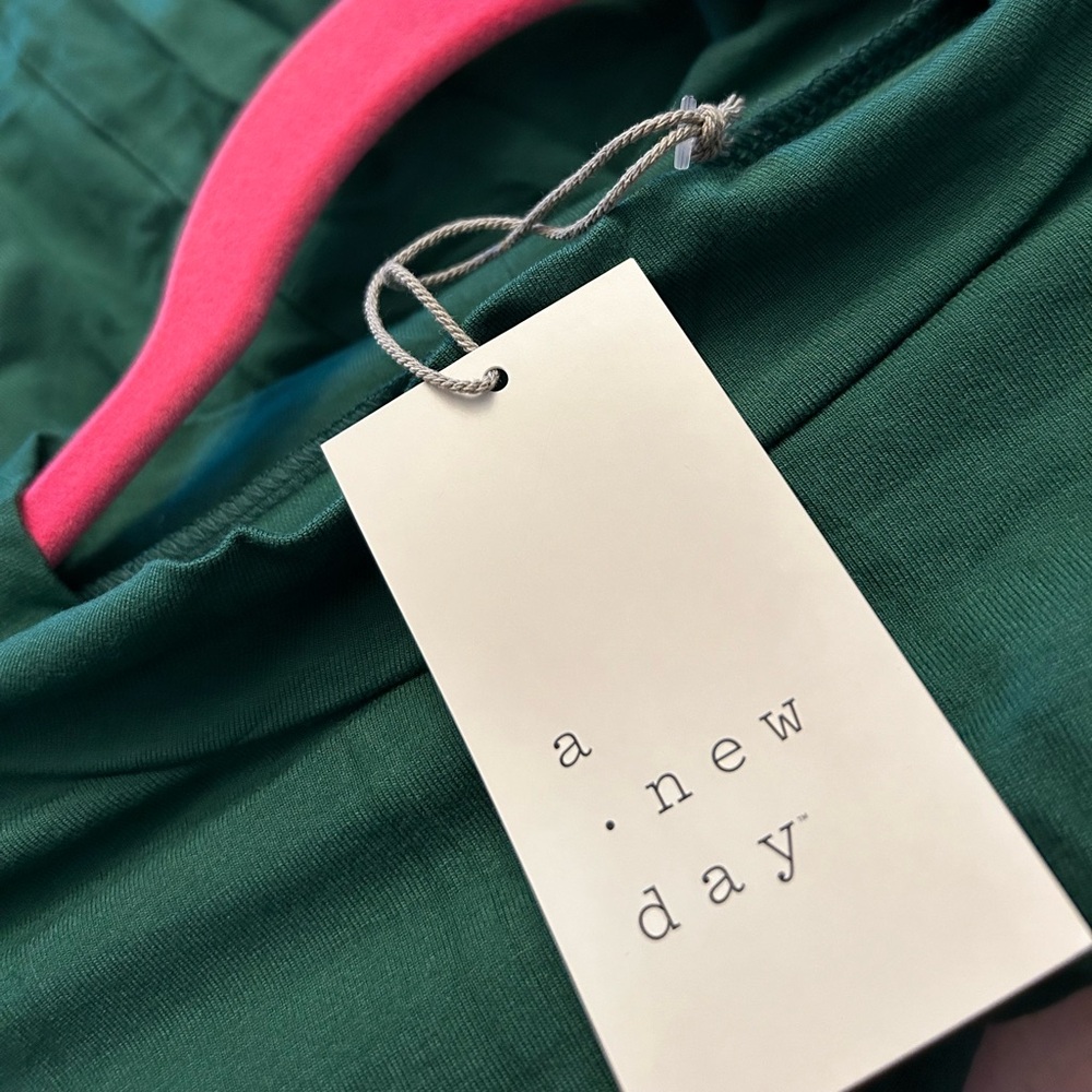 A New Day Green Long Sleeve Body Suit NWT - Picture 3 of 3